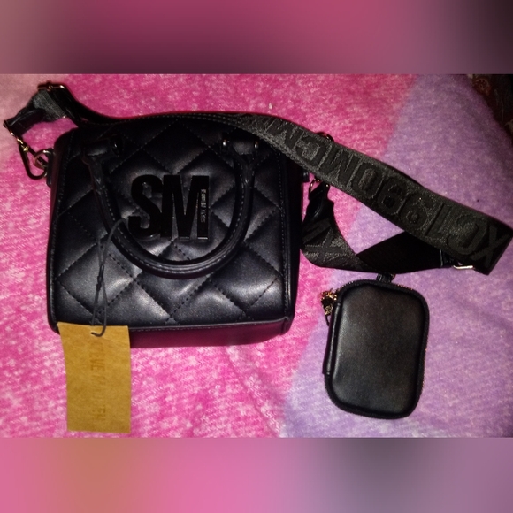 Purses - Picture 4 of 9